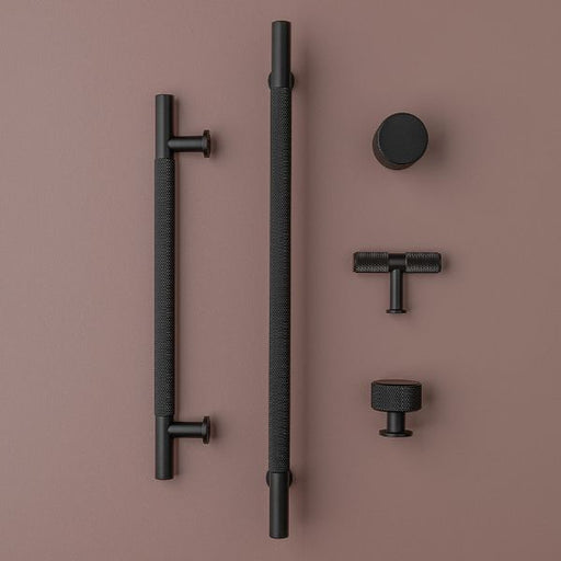 FENDER KNURLED T Bar Handle Kitchen/Bedroom Door Handle Matt Black (Various Sizes)