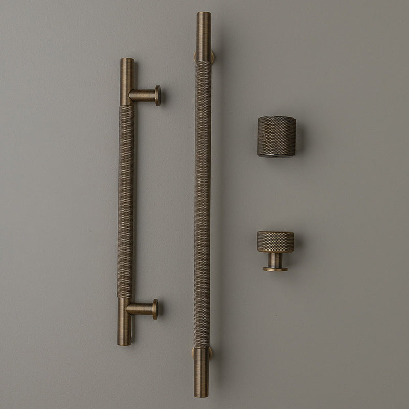 FENDER KNURLED T Bar Handle Kitchen/Bedroom Door Handle Antique Brass (Various Sizes)