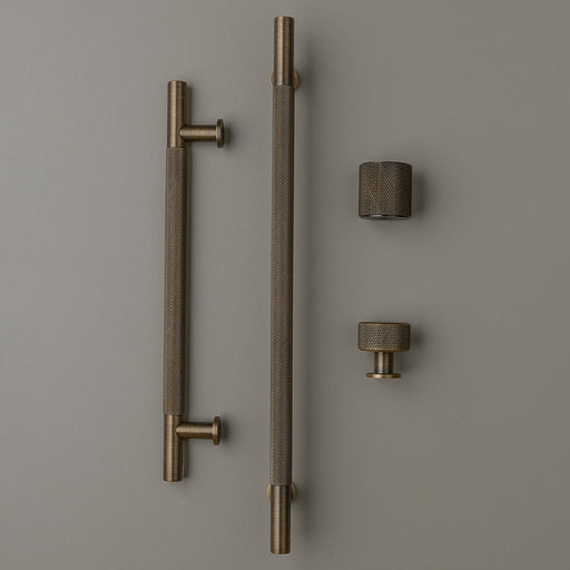 FENDER KNURLED Round Post Knob Kitchen/Bedroom Door Handle Antique Brass