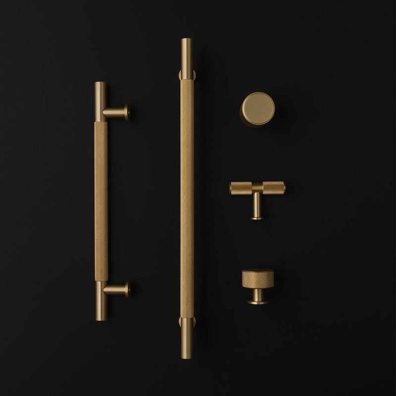 FENDER KNURLED T Bar Handle Kitchen/Bedroom Door Handle Satin Brass (Various Sizes)