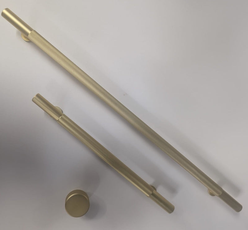 Ellis Knurled Post Knob Kitchen/Bedroom Door Knob Satin Brass - Ellis Knurled Post Knob Kitchen/Bedroom Door Knob Satin